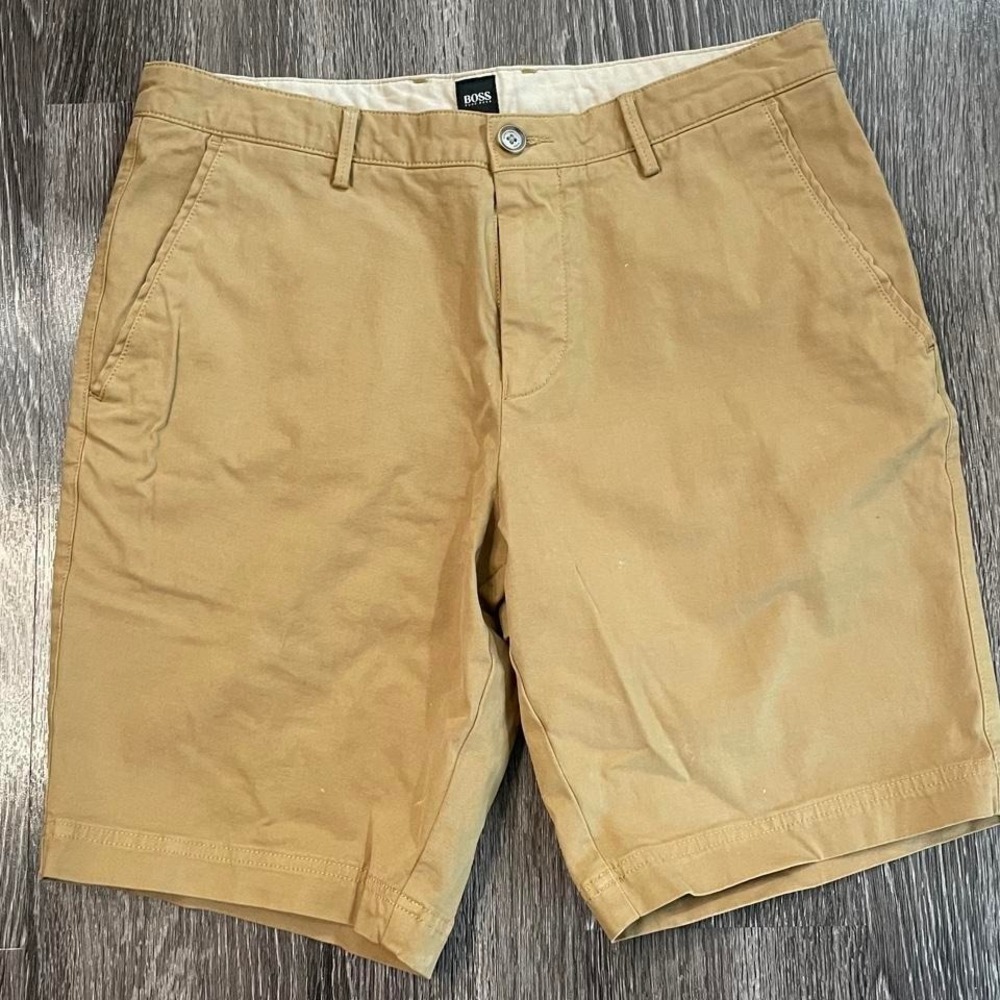 Authentic Boss khaki chino short